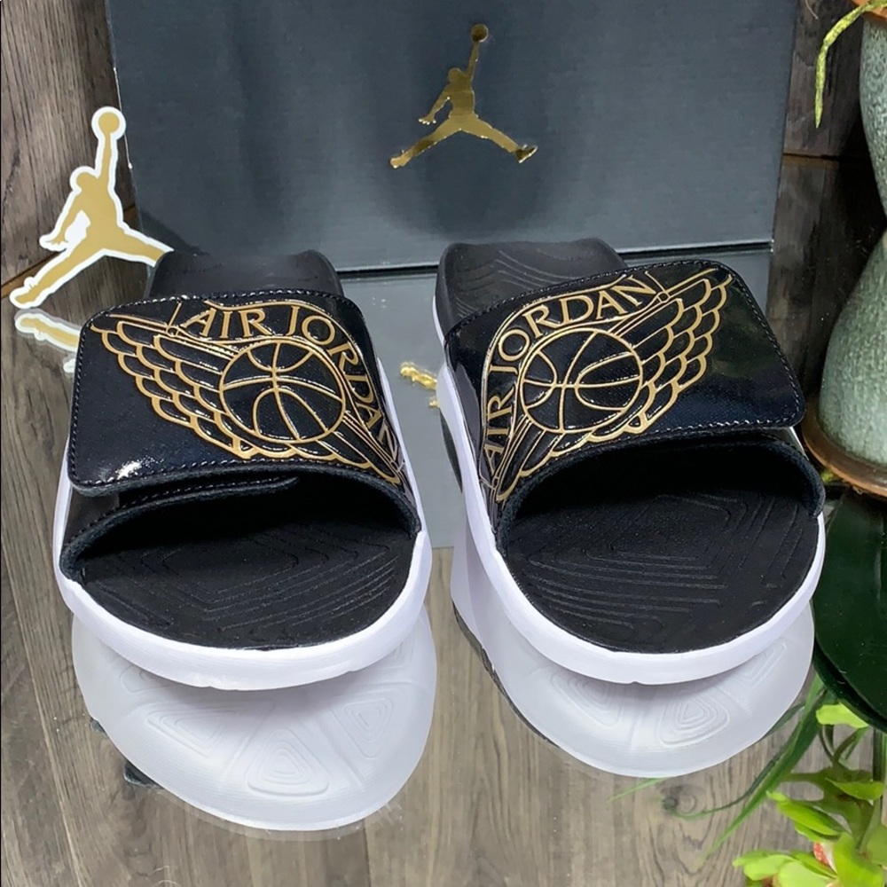 ❤️ Nike Jordan Hydro 7 GS black metallic gold whit - Picture 6 of 8